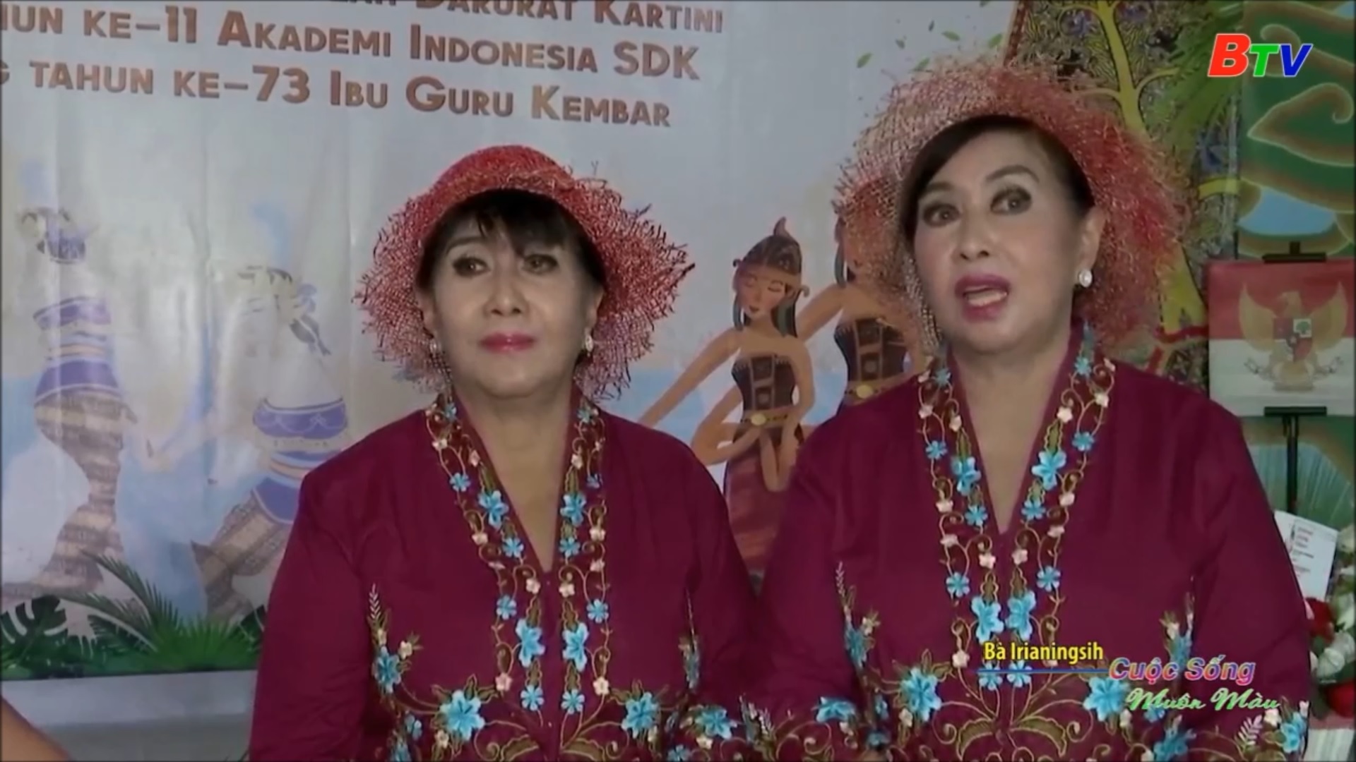 Gặp gỡ hai “Mẹ sinh đôi” ở Indonesia